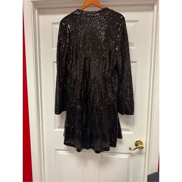 Crown & Ivy Black Tiered Sequin V-Neck Long Sleeve Dress sz XL EUC - Picture 8 of 11